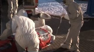 VIDEO | Suspectă de coronavirus, scăpată pe jos. Imaginile sunt șocante