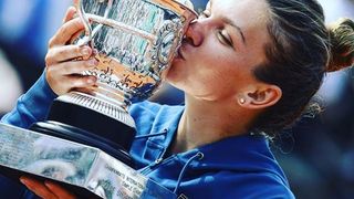 Simona Halep vestită &icirc;n Dubai: &bdquo;Suntem &icirc;nc&acirc;ntați de startul ei excelent de sezon&rdquo;