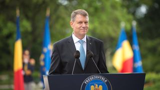 Klaus Iohannis a semnat decretele de eliberare