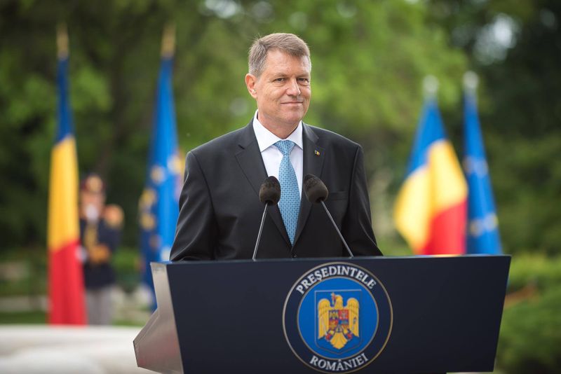 Klaus Iohannis a semnat decretele de eliberare