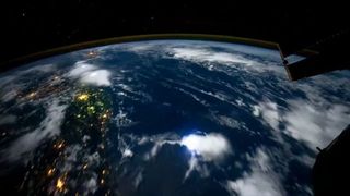 Descoperire misterioasă făcută de cercetători: semnale radio venite din spațiu se repetă la un interval de 16 zile