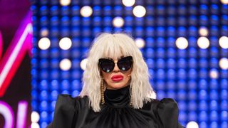 Raluca Badulescu, ipostaza in care nu s-a aratat niciodata la TV! Juratul “Bravo, ai stil! Celebrities” isi face aparitia fara pic de machiaj si fara gene false