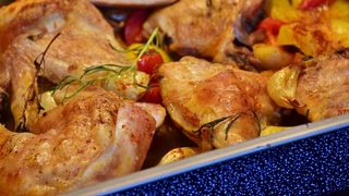 Pulpe de pui la cuptor. Condimentul care le face delicioase. Iată rețeta!