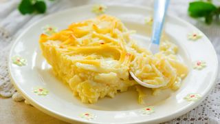 Macaroane cu br&acirc;nză. O reţetă cu care nu veţi da greş niciodată