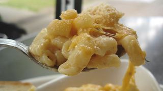 macaroane cu branza reteta