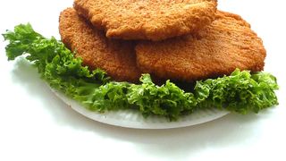 Șnițel. Crocante și delicioase, rețetă de la casa regală