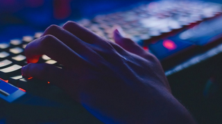 Telefoanele a zeci de soldaţi israelieni au fost atacate informatic de membri ai Hamas care s-au dat drept femei dornice de atenţie