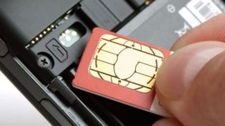 CCR a decis că ordonanţa de urgenţă care reglementează vânzarea cartelelor prepay doar cu buletinul este neconstituţională