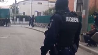 Percheziţii &icirc;n cazul copilului de 4 ani care a murit după o anestezie la stomatolog; poliţiştii au vizat două societăţi comerciale şi domiciliul medicului