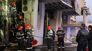 Incendiu devastator la Baia Mare. Zeci de copii în pericol