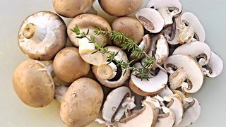 Ciuperci cu maioneza si usturoi reteta