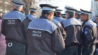 Polițist găsit sp&acirc;nzurat &icirc;n casă