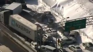 Accident de proporții pe autostradă, provocat de 200 de mașini