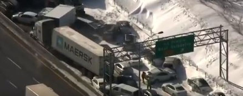 Accident de proporții pe autostradă, provocat de 200 de mașini