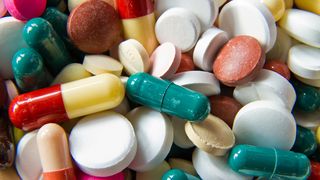 Producătorii de medicamente avertizează asupra problemelor cauzate de coronarivus