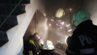 Incendiu puternic la un bloc din Vaslui. Oamenii au fost evacuați