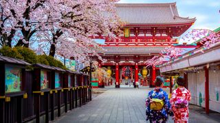 VIDEO | Românii fug de vacanțele în China