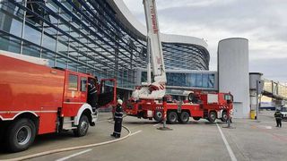Incendiu &icirc;n terminalul plecări din Aeroportul Otopeni. 600 de persoane au fost evacuate