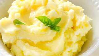 Piure de cartofi. Greșeala pe care o faci atunci când îl gătești