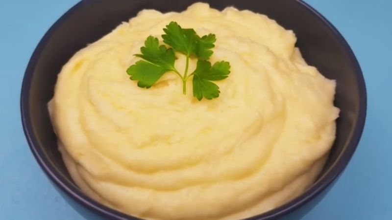 Piure de cartofi. Greșeala pe care o faci atunci când îl gătești