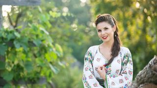 Accident cumplit cu șase zile înainte de nuntă! O celebră cântăreață de muzică populară, la un pas de moarte