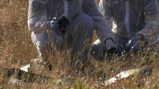 Femeie găsită moartă, aruncată la o groapă de gunoi din județul Ilfov