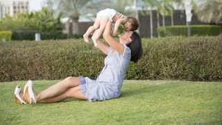 O mamă și copilul ei, suspectați de coronavirus la Alba-Iulia. Familia a fost izolată &icirc;n spital