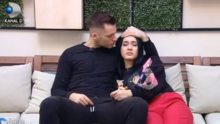 Livian de la &bdquo;Puterea Dragostei&rdquo; &icirc;i alină suferința Biancăi după publicarea clipurilor de la videochat