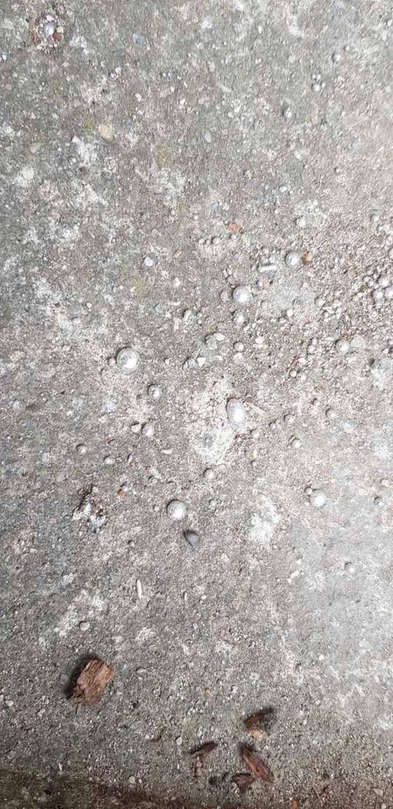  scurgere de mercur în apropierea unui bloc de locuinţe 