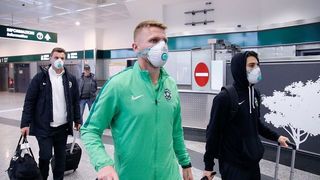Inter Milano anunţă că ia toate măsurile necesare pentru protejarea jucătorilor la meciul cu Ludogoreţ. Fotbaliştii echipei bulgare, cu măşti la sosirea &icirc;n Italia