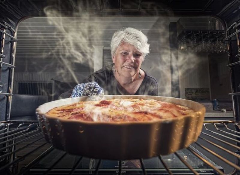 Blat de tort. Rețetă care nu-l lasă să se "prăbușească" 