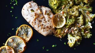 Piept de pui cu plante aromatice