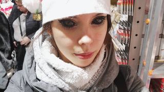 Caz șocant la doar 25 de ani. A orbit imediat după ce și-a vopsit ochii