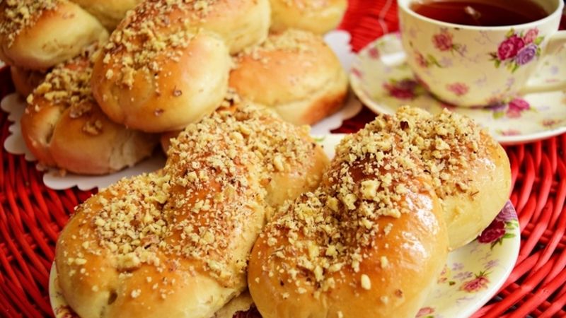 Mucenici moldovenești rețetă. Mucenici moldovenești pufoși. Mucenici   moldovenești cu miere și nucă.