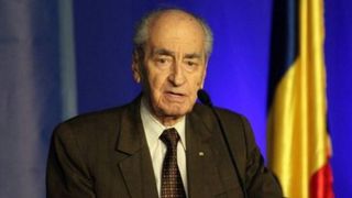 Imagine de colecție cu legitimația de fotbalist din 1933 a lui Mircea Ionescu Quintus! LIberalul a murit &icirc;n 2017, la 100 de ani FOTO