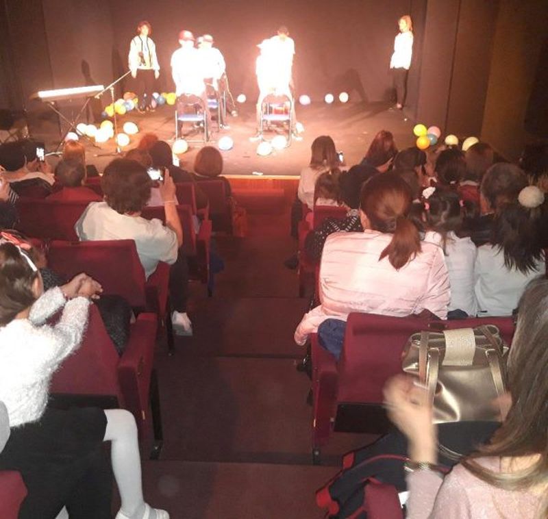 Zeci de copii și adulți cu dizabilități au adus primăvara