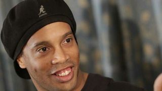 Ronaldinho, acuzat că a intrat în Paraguay cu un paşaport fals