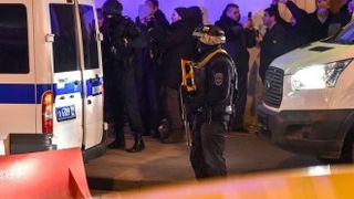 Atac armat într-o frizerie din SUA: șase persoane, printre care și un copil de cinci ani, au fost împușcate