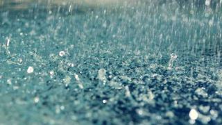 Ploi şi instabilitate atmosferică de duminică după-amiază p&acirc;nă marţi seară