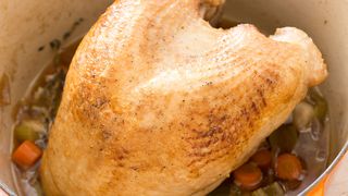 Piept de curcan. Adevărul pe care puține gospodine îl știu despre această carne. Ce conține