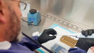 Ministerul Sănătăţii anunţă că nu există pericolul de a răm&acirc;ne fără teste de diagnosticare moleculară pentru COVID-19