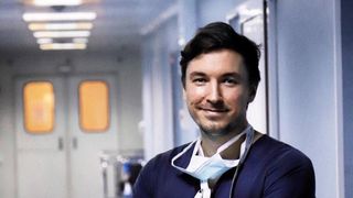  Dr. Mihail explică: Adevărul despre folosirea de VITAMINA C anti CORONAVIRUS!