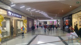 Unele mall-uri din Rom&acirc;nia &icirc;şi reduc programul de funcţionare la 8 ore &icirc;ncep&acirc;nd de luni