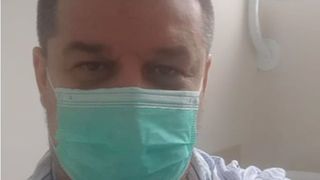 Pacientul numărul 37 infectat cu CORONAVIRUS - selfie din spital