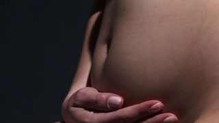 Femeie aflată în carantină, în România, a dat naștere unui copil