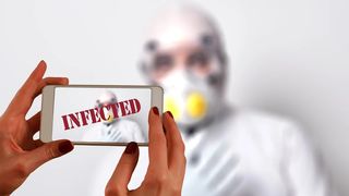 Dosar penal pentru o femeie care a călătorit din Italia