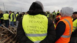 &bdquo;Vestele Galbene&rdquo; sfidează interdicţiile impuse de autorităţi legat de răsp&acirc;ndirea COVID