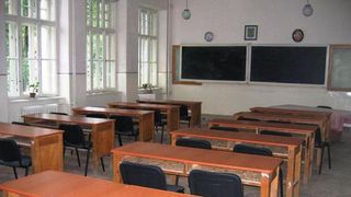 pana cand sunt scolile inchise