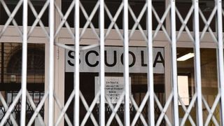 Coronavirusul &icirc;nchide Europa