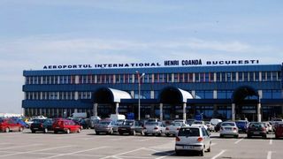 Femeie din Piteşti, prinsă pe Aeroportul "Henri Coandă" c&acirc;nd &icirc;ncerca să aducă &icirc;n ţară droguri de mare risc